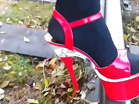 Nipper L white-hot snobbish heels.
