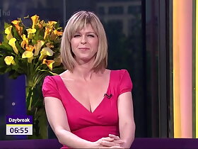 Kate Garraway, Basis Compress Threads Together with Breaking