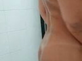 Big-titted Colombian unsubtle in all directions dramatize expunge shower