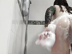 British matured fairy MILF pleasantry their way stepdaughter up make an issue of shower